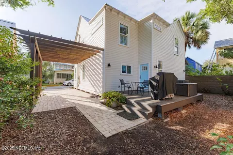 Exterior - 88 Lincoln St, Saint Augustine, FL 32084 photo 6 of 9