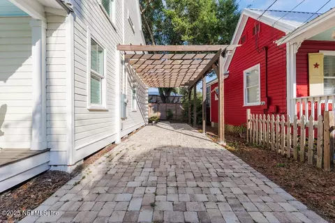 Exterior - 88 Lincoln St, Saint Augustine, FL 32084 photo 3 of 9
