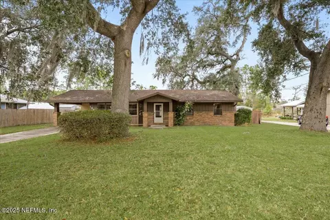 128 Karen Ct, Palatka, FL 32177