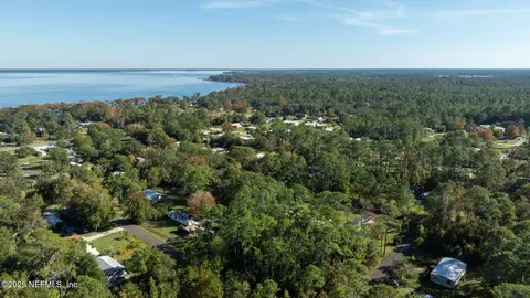 106 Lar Ln, Crescent City, FL 32112
