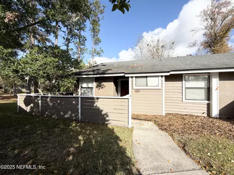 8328 Westover Ct, Jacksonville, FL 32244