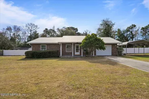 105 Crestwood Dr, Interlachen, FL 32148