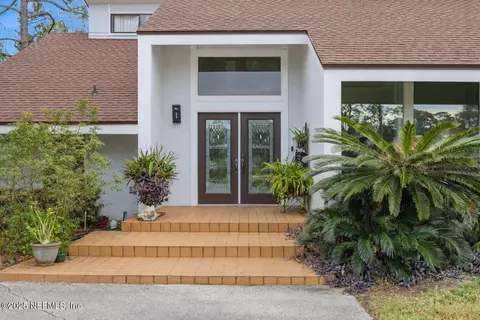 10052 Golf Club Dr, Jacksonville, FL 32256