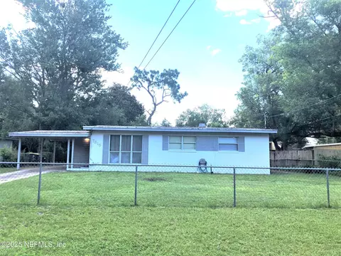 7815 Renoir Dr, Jacksonville, FL 32221