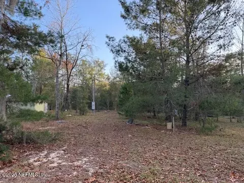 121 Revere Ave, Interlachen, FL 32148