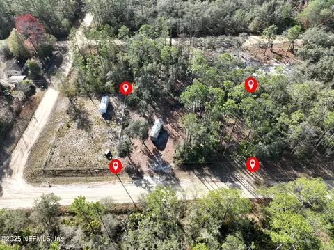 117 Glisson St, Interlachen, FL 32148