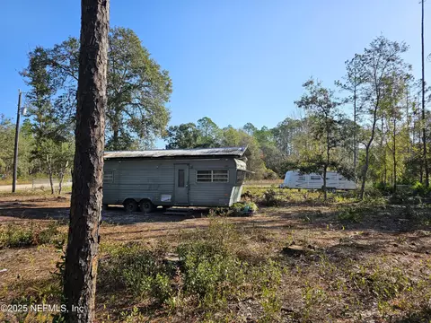 117 Glisson St, Interlachen, FL 32148 photo 5