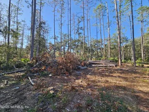 117 Glisson St, Interlachen, FL 32148 photo 7