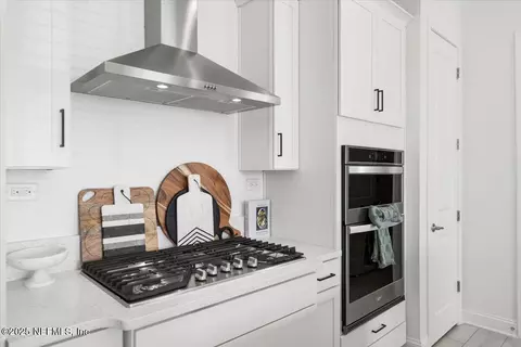 Kitchen - 492 Rum Runner Way, Saint Johns, FL 32259 photo 3 of 4