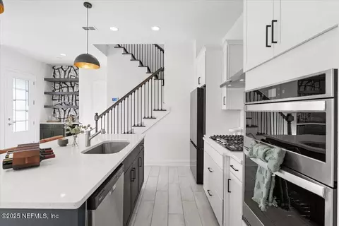Kitchen - 492 Rum Runner Way, Saint Johns, FL 32259 photo 4 of 4