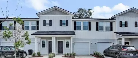 6035 Carolines Ct, Jacksonville, FL 32277