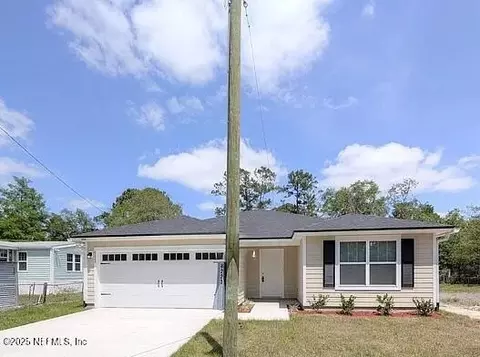8223 Vining St, Jacksonville, FL 32210