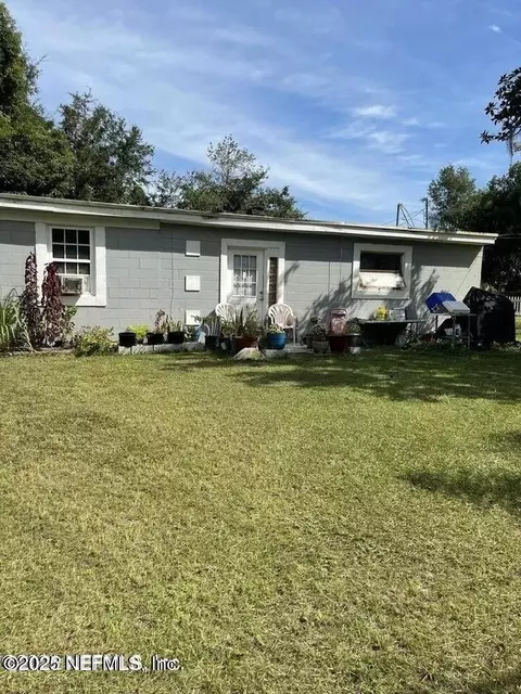 10603 Briarcliff Rd E, Jacksonville, FL 32218