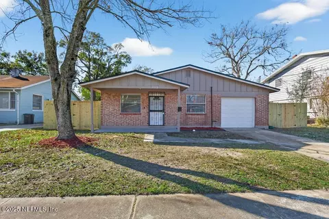 1932 College Cir N, Jacksonville, FL 32209