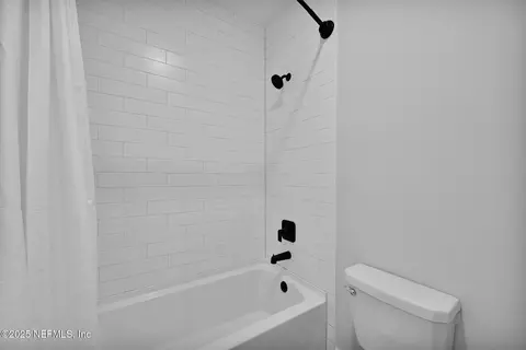 Bath - 40 Sparrow Creek Dr, Saint Augustine, FL 32092 photo 8 of 8