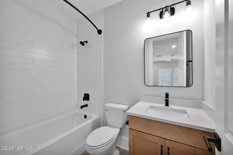 Bath - 40 Sparrow Creek Dr, Saint Augustine, FL 32092 photo 6 of 8