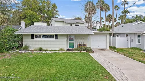367 7th St, Atlantic Beach, FL 32233