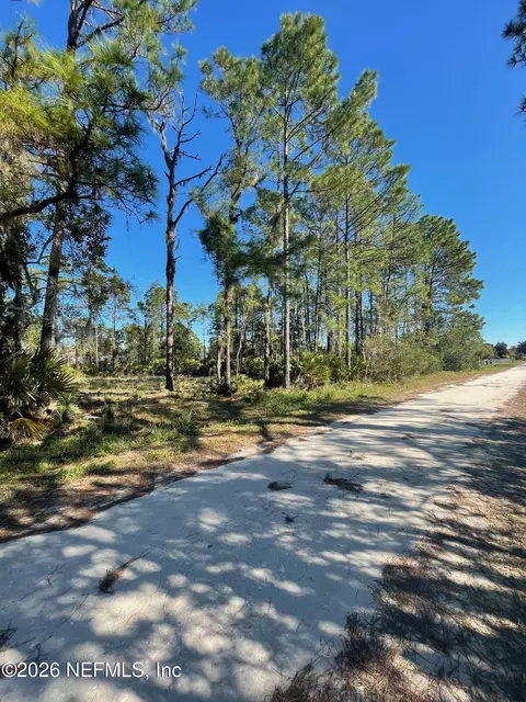 000 S Janet Dr, Crescent City, FL 32112