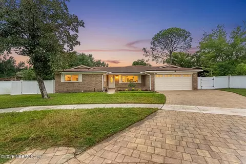 946 Boxwood Ct, Orange Park, FL 32073