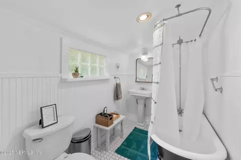 Bath - 141 Blanco St, Saint Augustine, FL 32084 photo 2 of 2