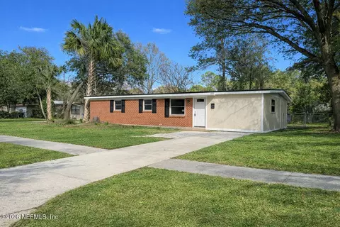 2819 Lauderdale Dr E, Jacksonville, FL 32277