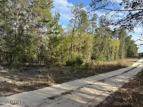 114 Desoto St, Florahome, FL 32140