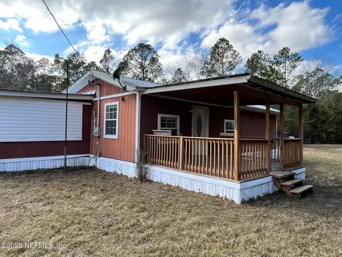 201 Beaver Ln, Palatka, FL 32177
