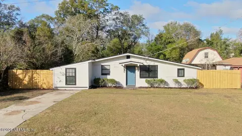 6713 Peter Rabbit Dr N, Jacksonville, FL 32210