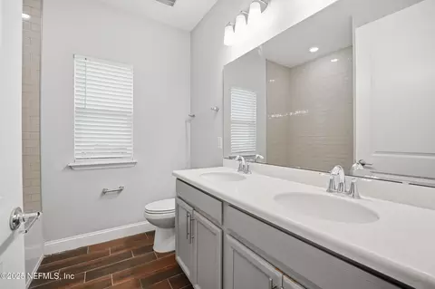 Bath - 322 Clifton Bay Loop, Saint Johns, FL 32259 photo 2 of 3