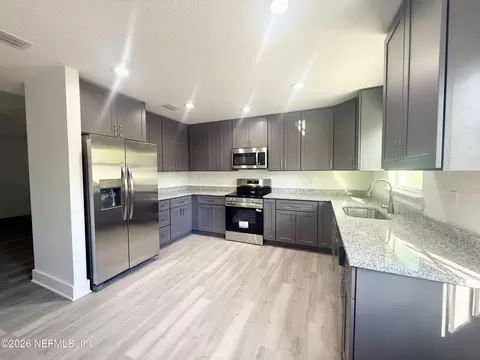 Kitchen - 28019 Bond Rd, Hilliard, FL 32046 photo 1 of 2