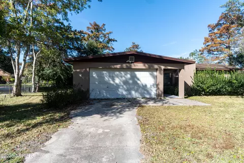 8657 Pine Park Dr, Jacksonville, FL 32219