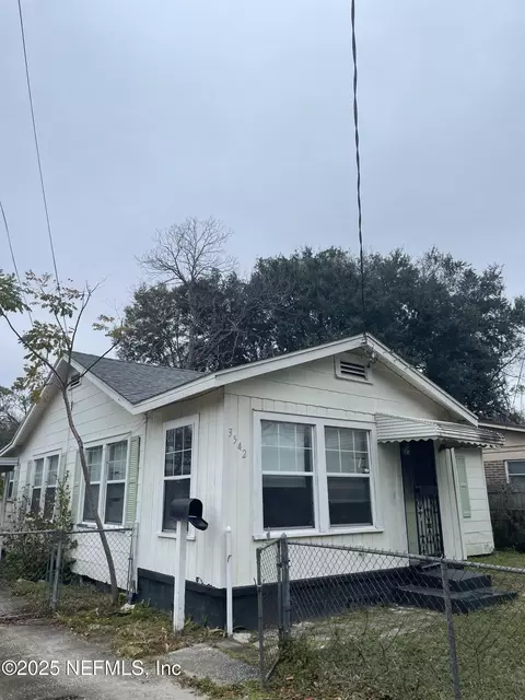 3542 Division St, Jacksonville, FL 32209