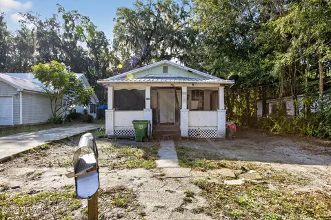 2119 Oak St, Palatka, FL 32177