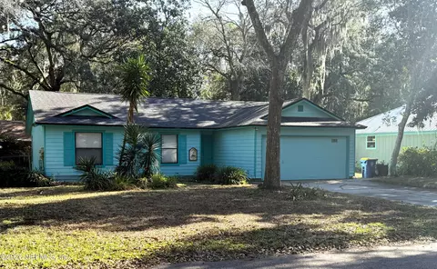 706 N 15th St, Fernandina Beach, FL 32034