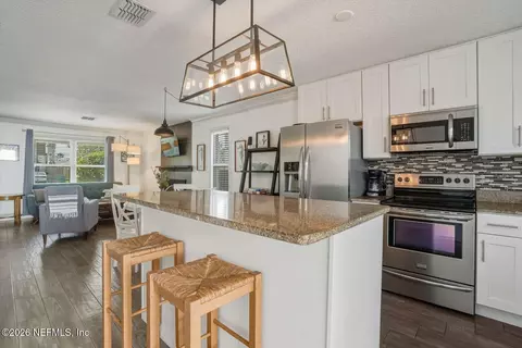505 Upper 8th Ave S, Jacksonville Beach, FL 32250