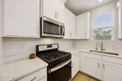 Kitchen - 141 Redbud Ln, Yulee, FL 32097 photo 4 of 5