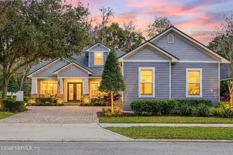 560 Sternwheel Dr, Saint Johns, FL 32259