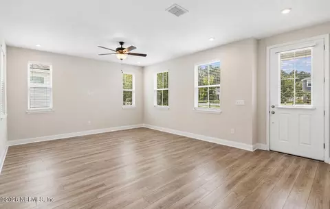 Living - 676 Palmetto Pl, Yulee, FL 32097 photo 1 of 1