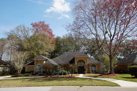 2674 Country Club Blvd, Orange Park, FL 32073