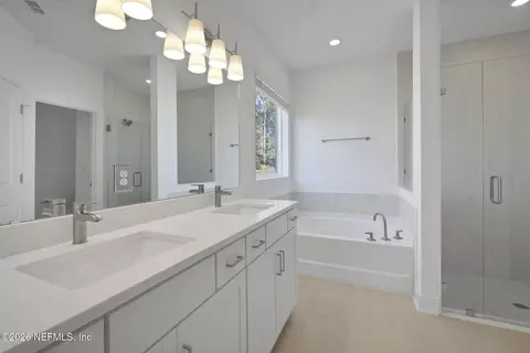 Bath - 96112 Pirates Bluff Rd, Yulee, FL 32097 photo 1 of 7