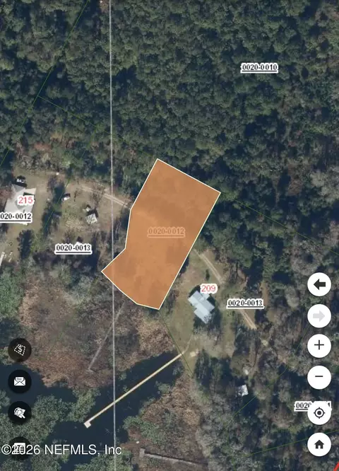 211 Walker Dr, Interlachen, FL 32148 photo 4