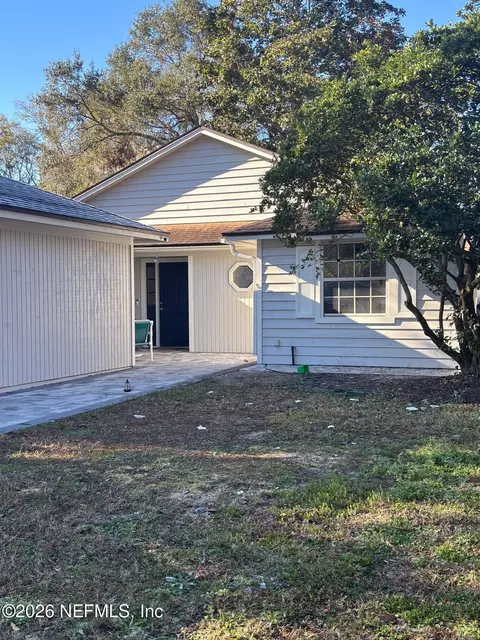 8226 Lake Woodbourne Dr E, Jacksonville, FL 32217