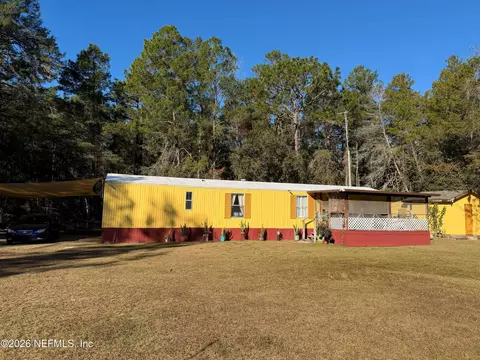 1005 Selma Ave, Interlachen, FL 32148