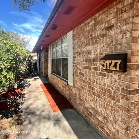 5127 Security Ln, Jacksonville, FL 32209