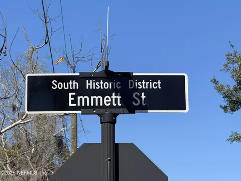 424 Emmett St, Palatka, FL 32177