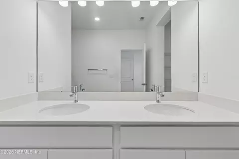 Bath - 701 Windchime St, Yulee, FL 32097 photo 2 of 3