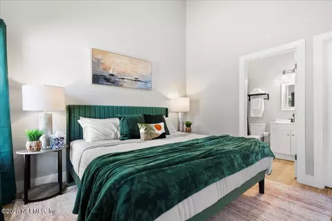 Bedroom - 800 9th St, Saint Augustine, FL 32084 photo 6 of 8
