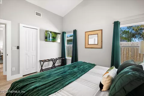 Bedroom - 800 9th St, Saint Augustine, FL 32084 photo 5 of 8