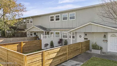 828 Cavalla Rd, Atlantic Beach, FL 32233