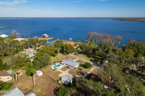 521 N Lake St, Crescent City, FL 32112